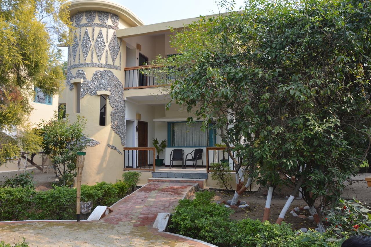 Acorn Hideaway Resort & Spa Rāmnagar Exterior foto
