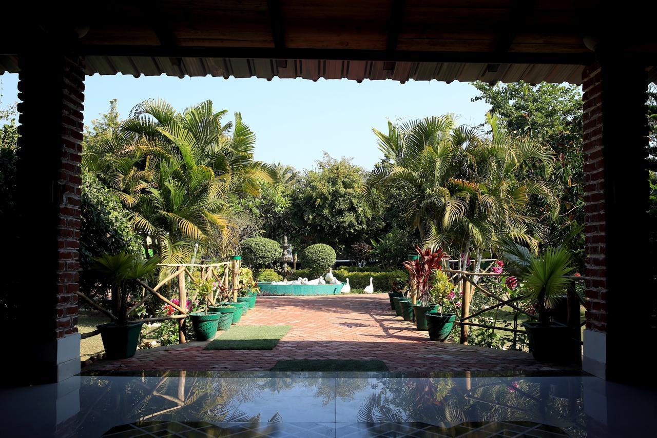 Acorn Hideaway Resort & Spa Rāmnagar Exterior foto